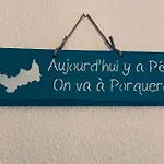 T3 Vue Les Pieds Dans L'eau, Piscine, Clim Apartment