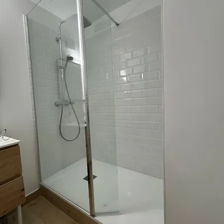 T3 Vue Les Pieds Dans L'eau, Piscine, Clim Apartamento Hyères